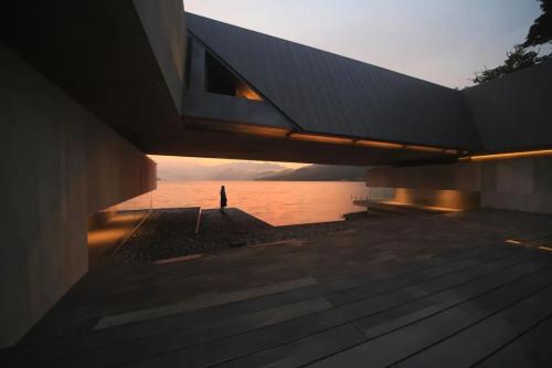 Textbook Level Villa Design: What's Beauty of Buried, Grounded and Above Ground Mountain Villas?
