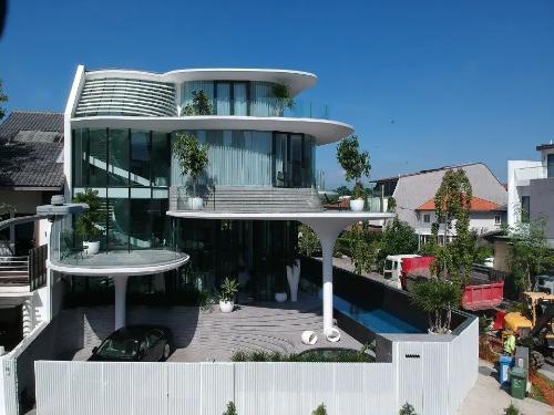 864㎡ tropical villa with curved balcony design, each floor is beautiful and innovative
