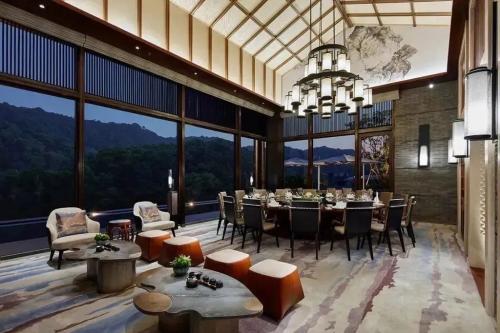 Tang style hotel design: three greens, phthalocyanine blue, cinnabar and elegant color, it can be called a magnificent Chinese estate.
