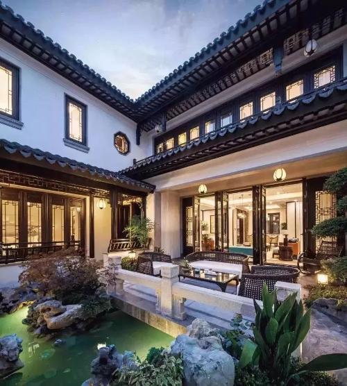 How about going back to village to build a villa, not grow vegetables in front of door, and turn it into a Chinese-style courtyard that makes neighbors jealous?
