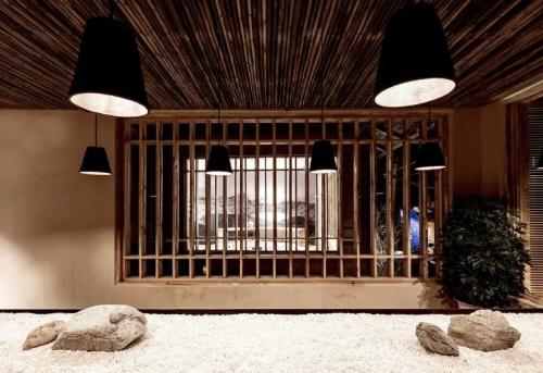 Tibetan structure + zen aesthetic, do you like this pure oriental homestay style?
