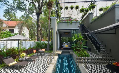 Godfather of garden hotel design's new work, Cambodia's finest hotel is on fire like a tropical botanical garden
