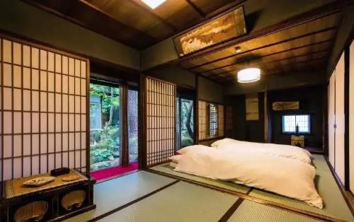 Japanese temples are used for homestay, which is biggest imitation of Tang Sufang, and layout is much better than hotels.
