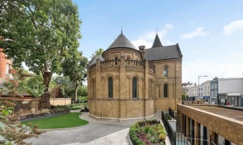 An unused 750m2 church has been converted into a villa combining classic and modern layout, this home is amazing.
