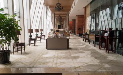 The design of the hotel should be first class and shiny. Use these stones to pretend to be a star texture.
