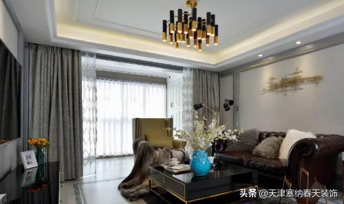 A modern light luxury decoration that can be very warm but can also be very atmospheric.
