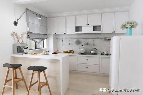 My mother was very jealous when she saw decoration of neighbor's house! The kitchen and bar are very suitable for each other
