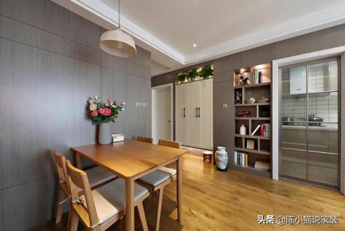 A small three-bedroom house of 112 m2 was completed, 160,000 yuan, including furniture and appliances, with graduation photos.
