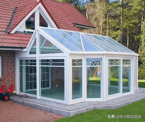 Previously, sun room was spherical. I am very jealous of friends who have yards. Building a glass room is beautiful and cool.
