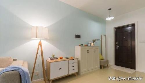 Less than 80,000 yuan to complete 95㎡ two bedroom decoration, top of wall is only painted with latex paint, and four-color white floor is also beautiful.
