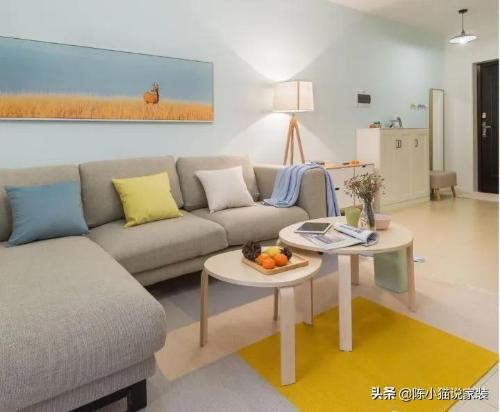 Less than 80,000 yuan to complete 95㎡ two bedroom decoration, top of wall is only painted with latex paint, and four-color white floor is also beautiful.
