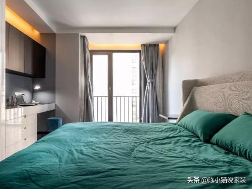 The washing machine is located in entrance hall, small apartment of 54m2 is decorated in a light and luxurious style, and single apartment also has style of a luxury house.
