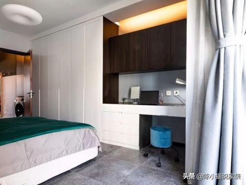 The washing machine is located in entrance hall, small apartment of 54m2 is decorated in a light and luxurious style, and single apartment also has style of a luxury house.
