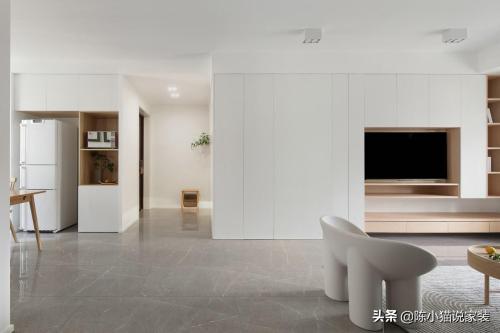 They say new house built for half package of 80,000 yuan is abandoned and does not look like a house, I say it is clean, bright and warmer.
