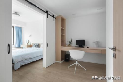 They say new house built for half package of 80,000 yuan is abandoned and does not look like a house, I say it is clean, bright and warmer.
