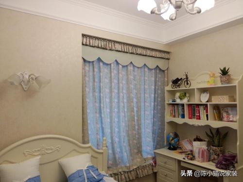 There are two children in family, and wife converted old house of 99 square meters with two bedrooms into a three-room one, and balcony came in handy
