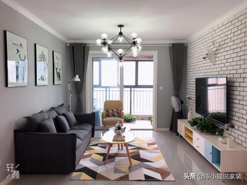 Bad clothes can also produce high-end homes, 86 square meters with 2 bedrooms cost 80,000 yuan, and 500 yuan TV wall is so beautiful.
