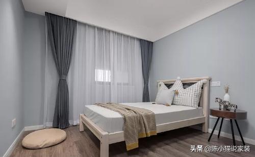 Show newly installed new house, whole house is customized, and all furniture is bought online, effect is comparable to model room.
