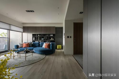 Large room, stone wall, 135㎡, simple style can live in mansion style.
