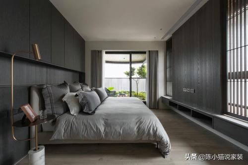 Large room, stone wall, 135㎡, simple style can live in mansion style.

