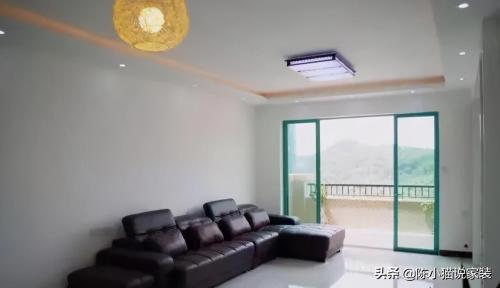 Poorly decorated new house 95㎡, ceiling of light pool is really beautiful, and four white floors are very beautiful, let sun shine
