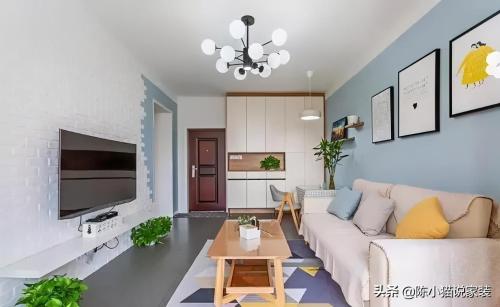 68㎡ Small Scandinavian apartment with two bedrooms, living room looks very high, bathroom is too practical.
