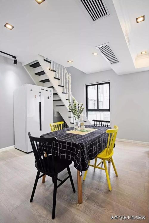 Fresh and small duplex in IKEA style, height of floor is only 2.6 meters, and finished effect is not inferior to a typical room.
