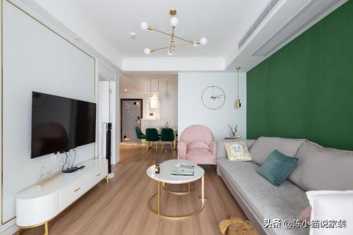 They say that combination of red and green is tasteless, but what about combination of pink and green? It is no exaggeration to say that this is a fashion star in home furniture industry.
