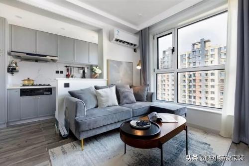 The old 68㎡ apartment was converted into two bedrooms with all internal organs, and master bedroom was squeezed out of the internet celebrity's dressing room.
