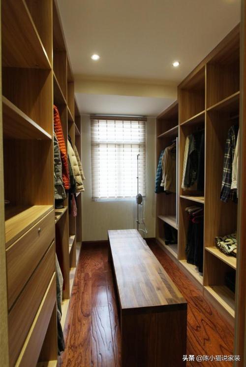 Do you want a wardrobe? In fact, a 3m porch can turn into an online celebrity dressing room.
