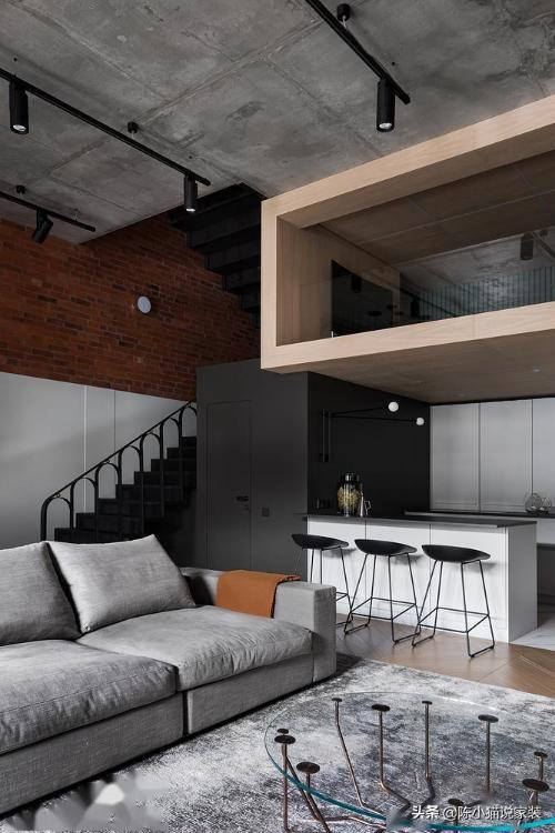 Create a light luxury industrial style loft style, cement roof + red brick wall, fashionable without losing high-end IT texture.
