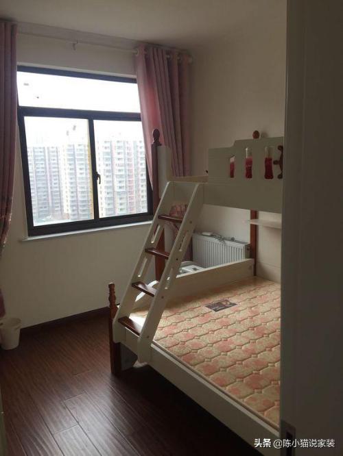 The new house has just moved in for a week, and 128-square-meter, four-bedroom hardcover apartment is only 100,000 yuan, which is very good value.
