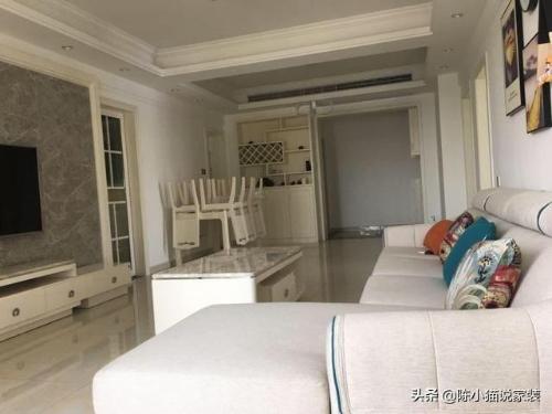 Careful finishing of a small three-room apartment with an area of ​​95 sq.m was completed in 2 months. After Spring Festival, she is waiting for the furniture to move.
