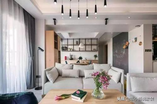 The new parents who visited Xiaojiu saw it, and there are two restaurants in living room that look so foreign!
