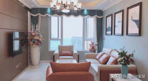 The simple one-bedroom apartment of 83 m2 also has a light luxurious style, kitchen balcony has been turned into a laundry room, and neighbors are jealous of it.
