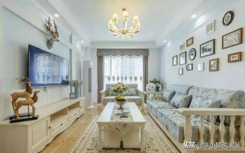 65-inch European-style pastoral wedding hall after 80s, back wall design of dining room and living room is very good, and you will become fans of it after viewing.
