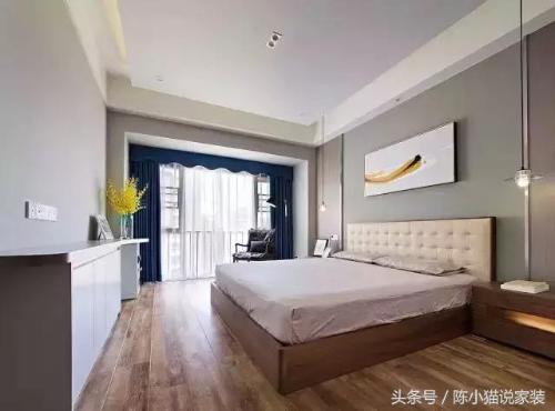 A 98 sqm house with three bedrooms costs 70,000 yuan for labor and materials, and a plain white TV wall is not bad.
