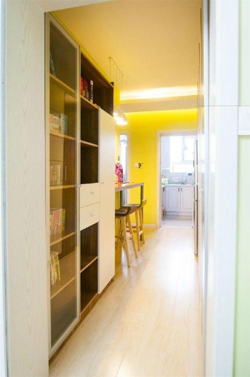 Refurbish an old and small 45m² building and turn it into a green matcha haven for older women.
