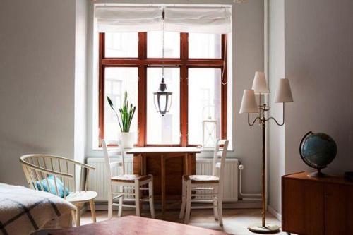 The small 35 sqm apartment is so decorated, warm and stylish that anyone who looks at it will be jealous!
