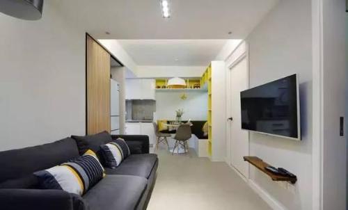 A small nest of 52 square meters pretends to be effect of 80 square meters, and becomes a one bedroom with two bedrooms, which is wonderful.
