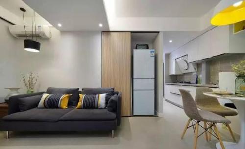 A small nest of 52 square meters pretends to be effect of 80 square meters, and becomes a one bedroom with two bedrooms, which is wonderful.
